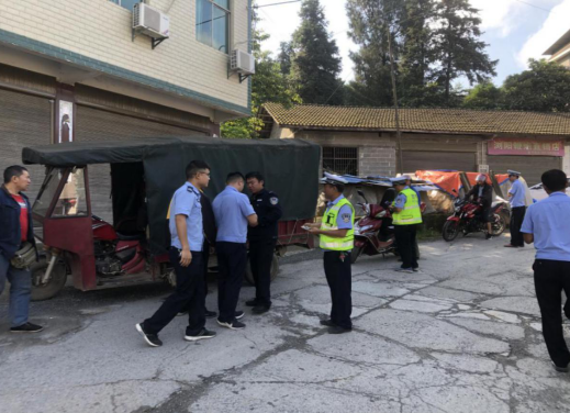 龙潭坪镇开展交通问题顽瘴痼疾集中整治行动