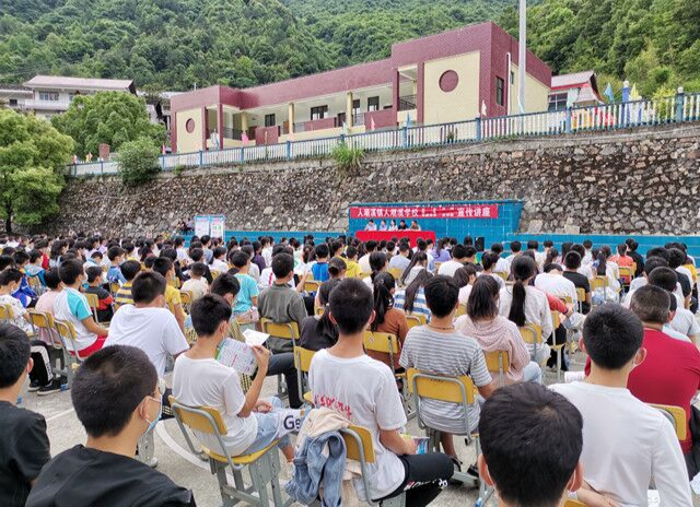 人潮溪镇：法治宣传进农村 法律意识入人心