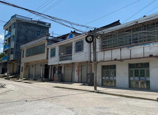 上洞街乡：拆除乱搭乱建 实现集镇面貌大改观