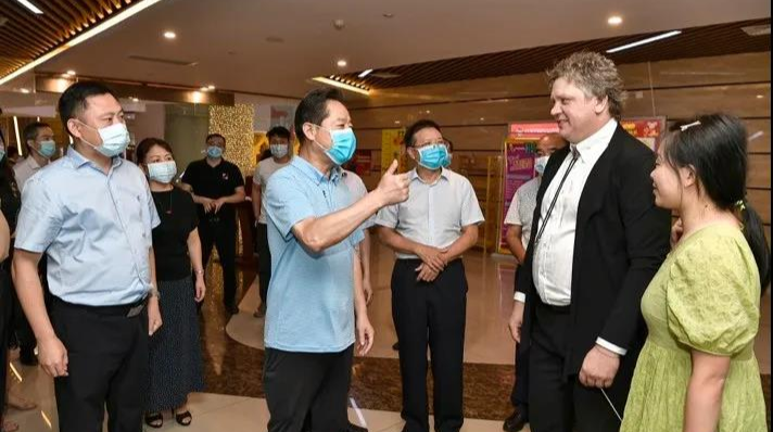 影院正式开工复业，虢正贵等市领导集体观影提气鼓劲