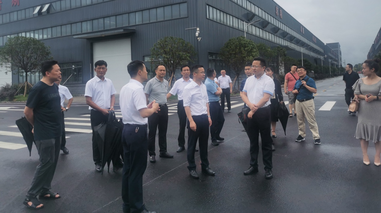 赵云海带队赴长沙等地“叩门”招商