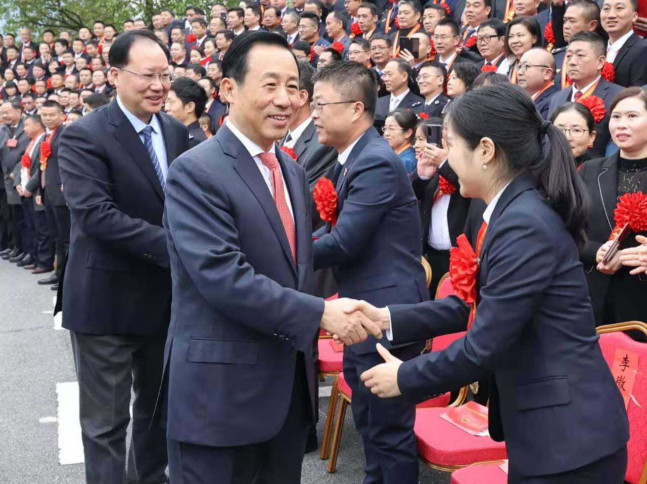 最高礼遇致敬英雄！今天，湖南隆重表彰抗疫先进个人和集体