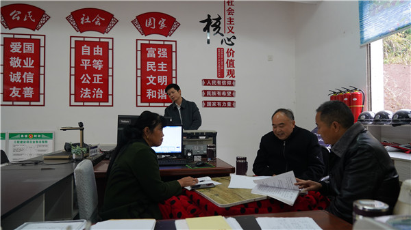 【“两委”换届在行动】利福塔镇青龙村：党员带头产业兴 小小香薯甜人心