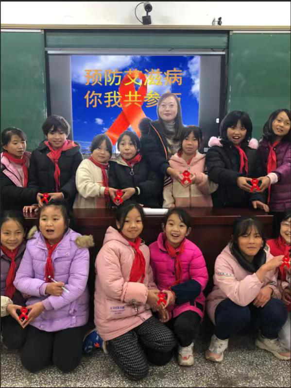 汨湖小学举办女生青春期生理健康教育暨防“艾”知识讲座