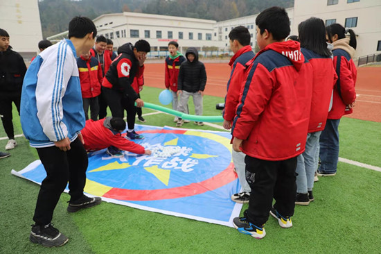 桑植县芙蓉学校：开展趣味运动会  丰富师生课余生活