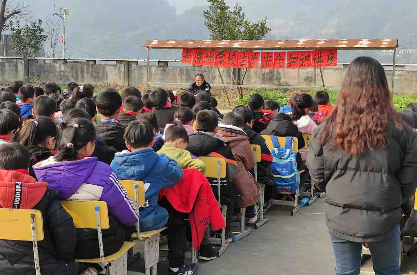 长潭坪学校：开展冬季法制安全教育讲座