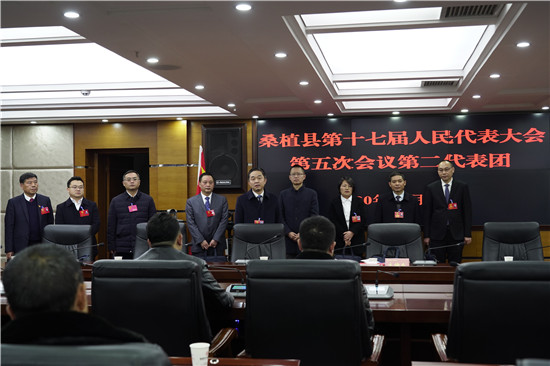 刘卫兵看望人大代表