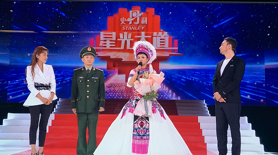 桑植县又一歌手勇夺《星光大道》周冠军！