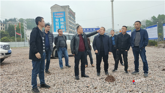 钟照寰调研瑞中公路建设推进工作