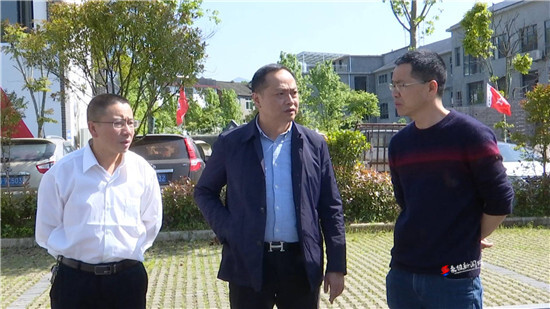 陈荣昌督查五一假期旅游工作筹备情况