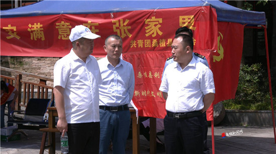 钟照寰调度五一假期旅游安全工作