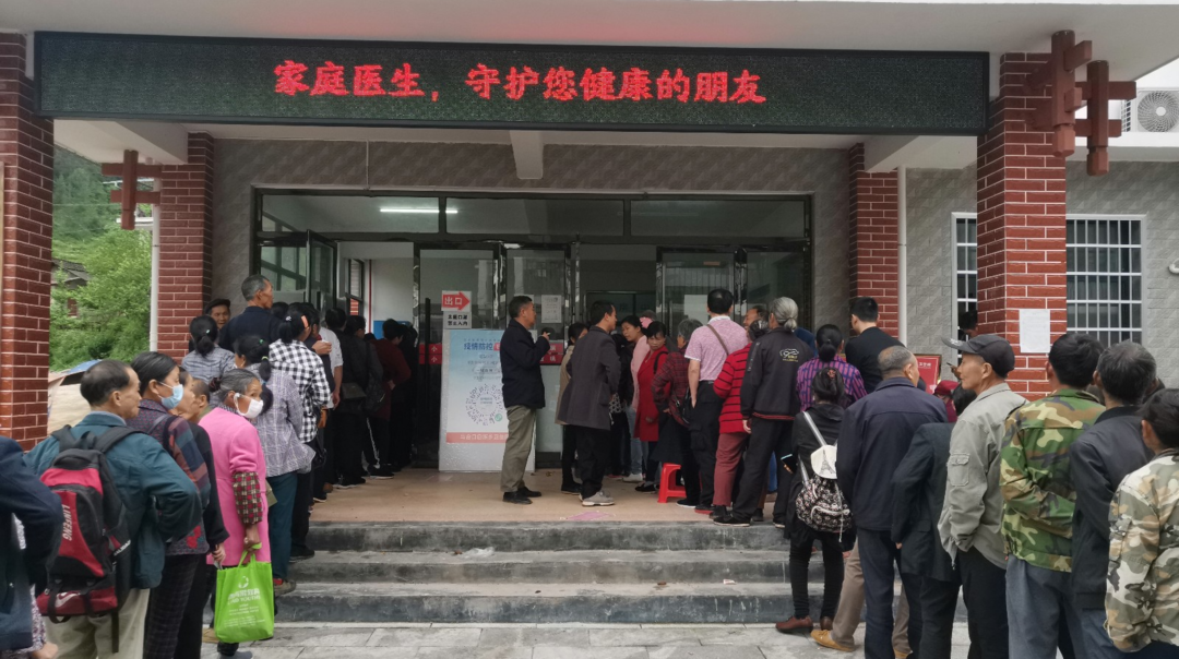 马合口白族乡新冠接种火热进行