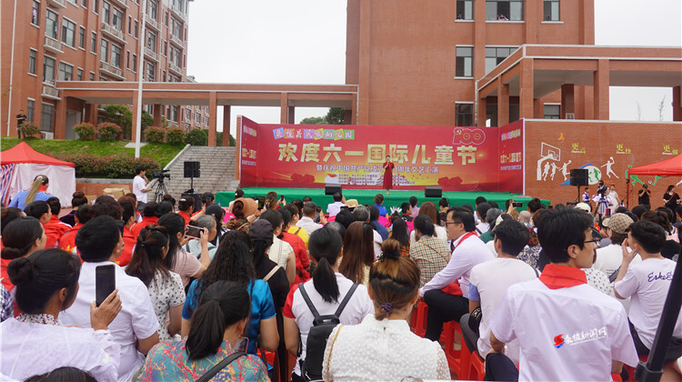 桑植县各学校举办丰富多彩的活动  庆祝“六一”儿童节