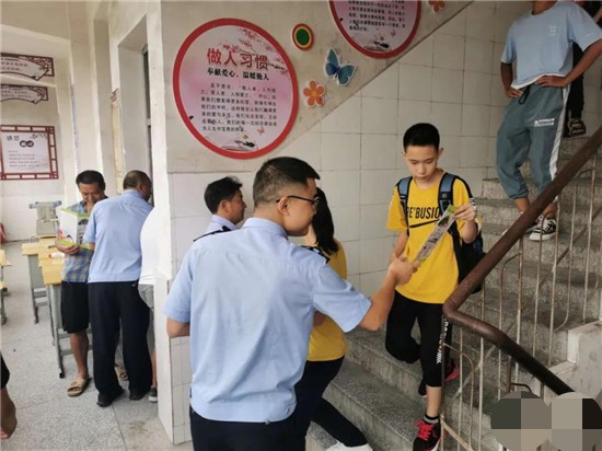 龙潭坪镇：上好学生禁毒第一课