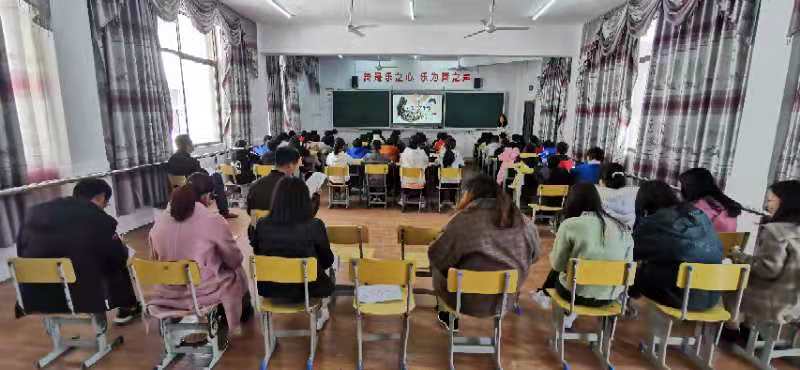 龙潭坪学校：开展新进教师汇报课活动