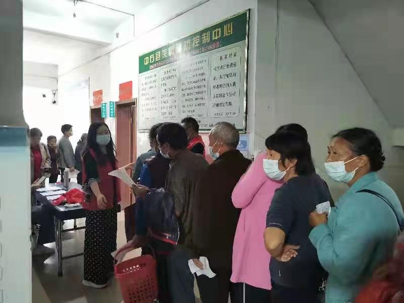 袁家镇：做好志愿服务 助力新冠疫苗接种