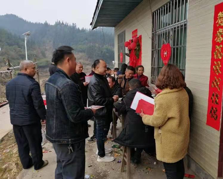 袁家镇：“敲门行动”送安全 志愿服务“暖人心”