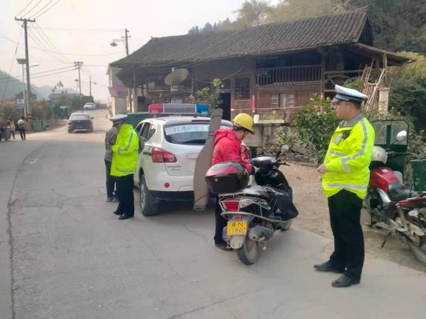 袁家镇：积极开展道路交通顽瘴痼疾整治  营造良好道路交通环境