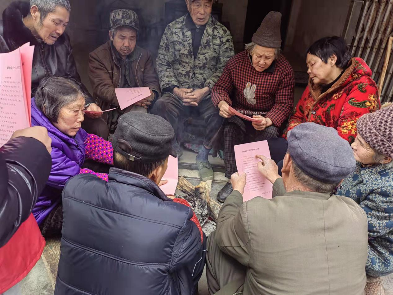 袁家镇：积极开展耕地保护宣传活动