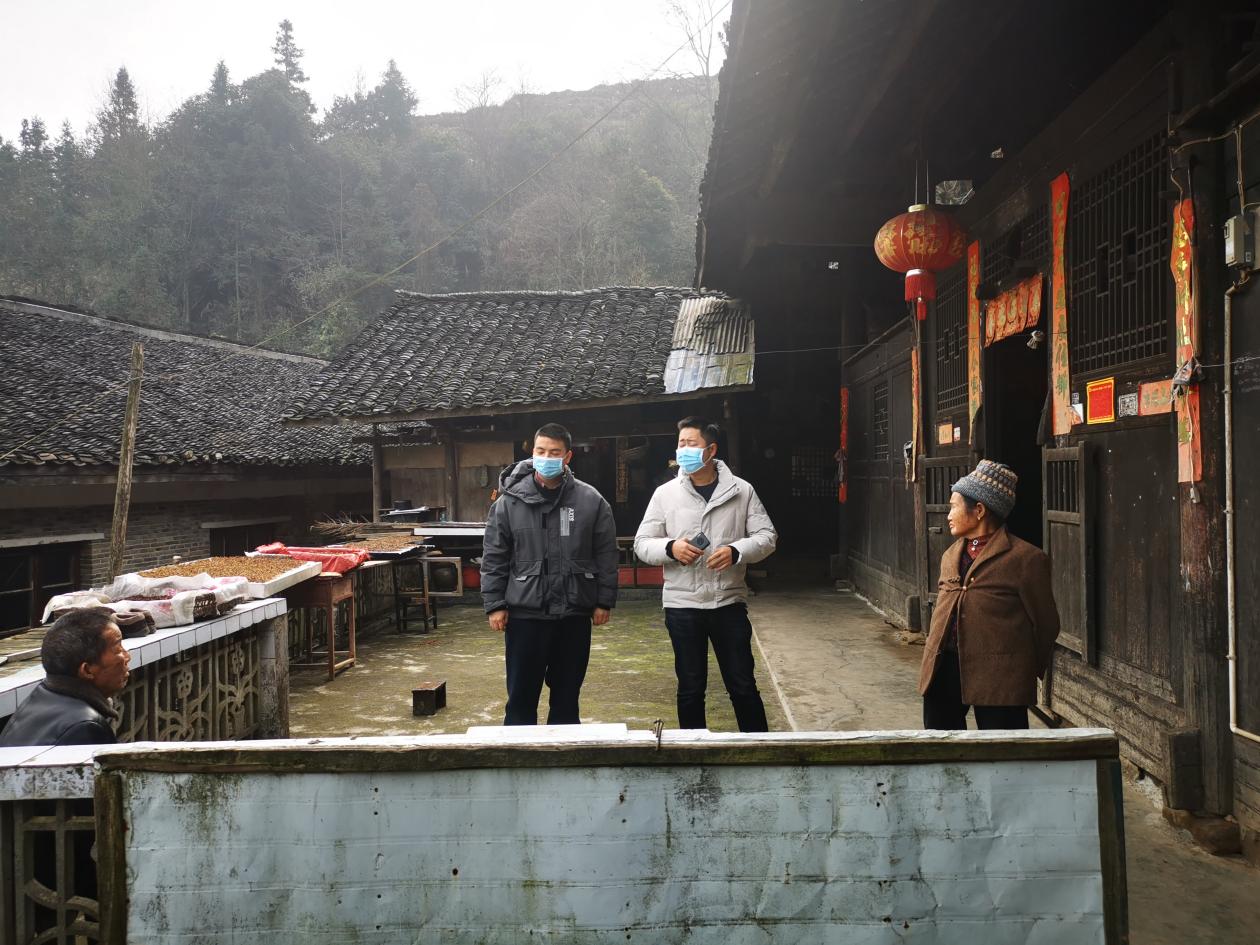 蒿吉坪瑶族乡开展消防安全、疫情防控“敲门行动