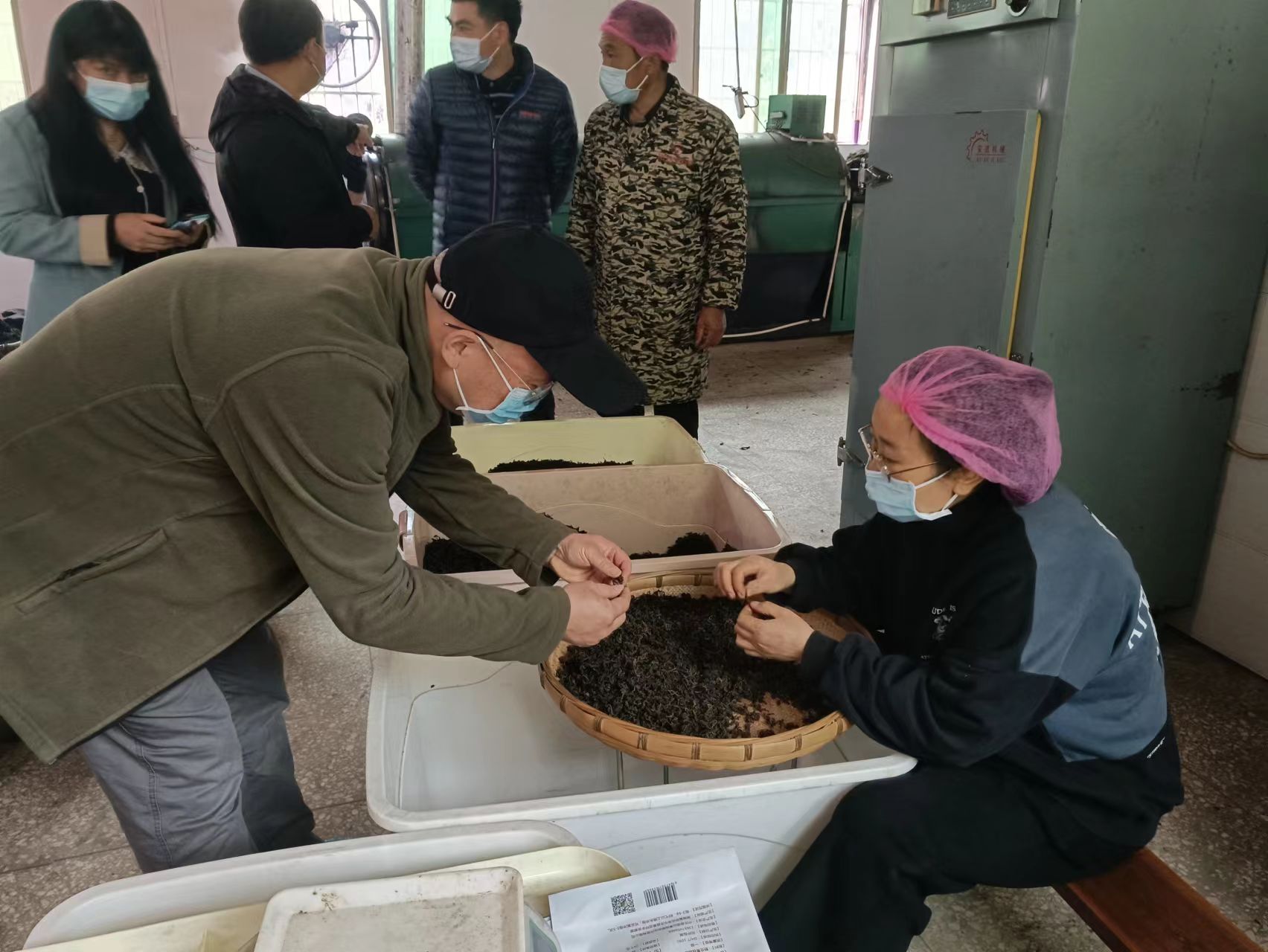 县政协委员调研蒿吉坪瑶族乡产业发展