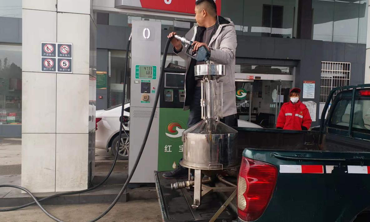 中方县市场监管局对全县燃油加油机进行全面“体检”