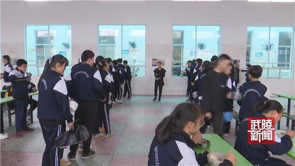 武陵区纪委监委督查餐饮浪费现象
