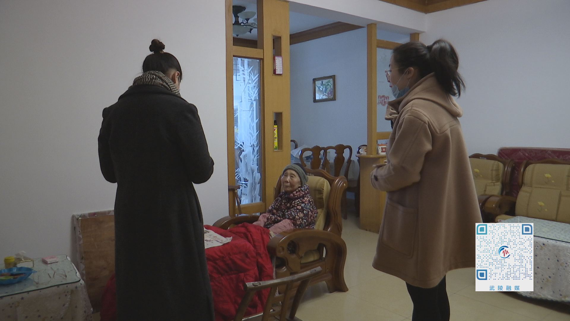 朝阳路社区为老人提供“上门认证”亲情化服务