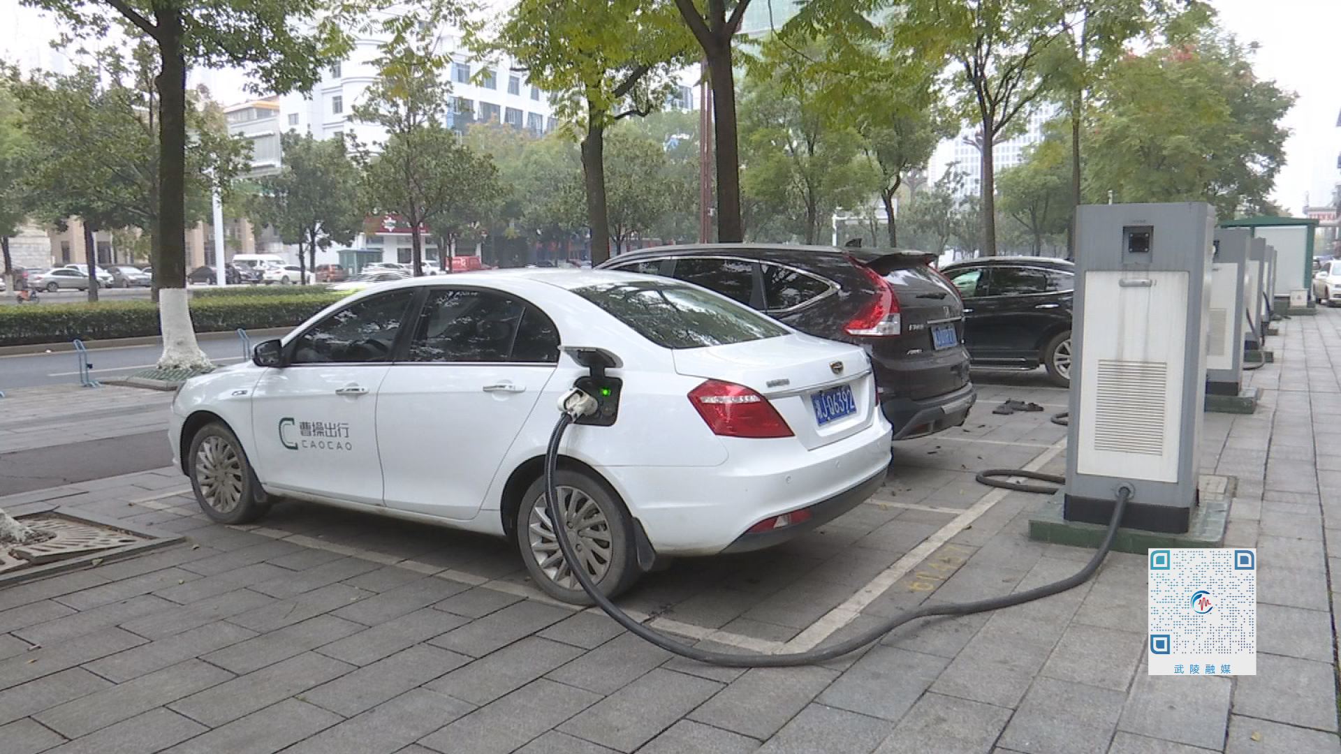市民反映：新能源汽车冬季续航减半   车企给出解决方案