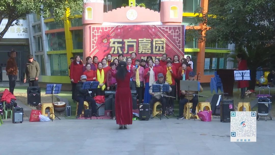 启明街道盐关社区开展迎新年文艺汇演活动
