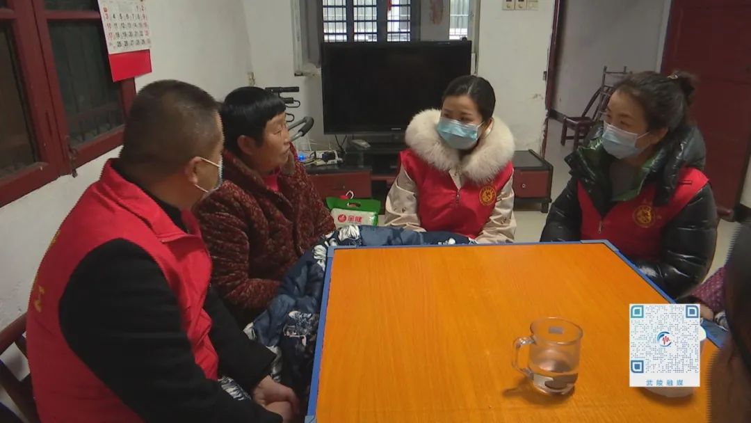 新时代文明实践耀武陵：穿紫河街道联合爱心企业为困难家庭完成“微心愿”