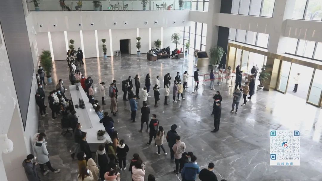 武陵区：免费上门核酸检测 让165名员工返乡更便捷