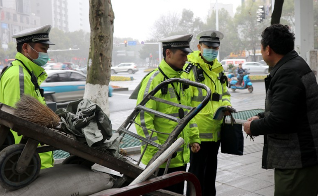 武陵区：开展电动车摩托车交通违法集中整治行动