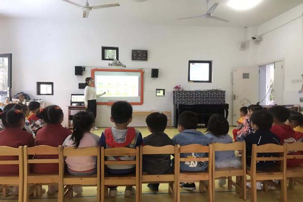 武陵区丹洲乡坪湖幼儿园：食品安全，你我来守护