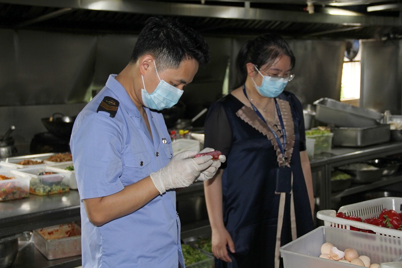 【我为群众办实事】武陵区市场监管局守护医患人员食品安全