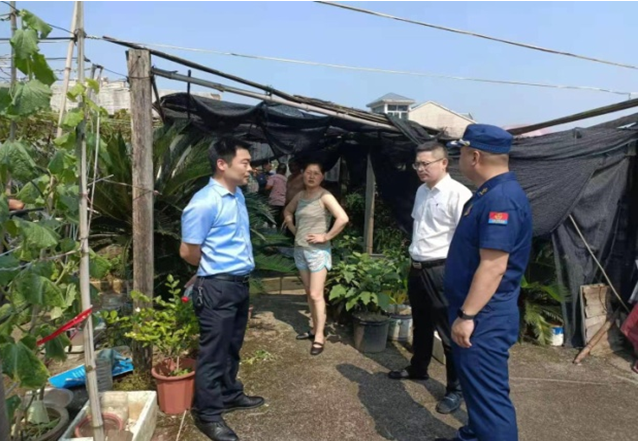 我为群众办实事：武陵区永安街道 打通楼顶消防平台还小区居民一个通畅亮丽的楼顶空间