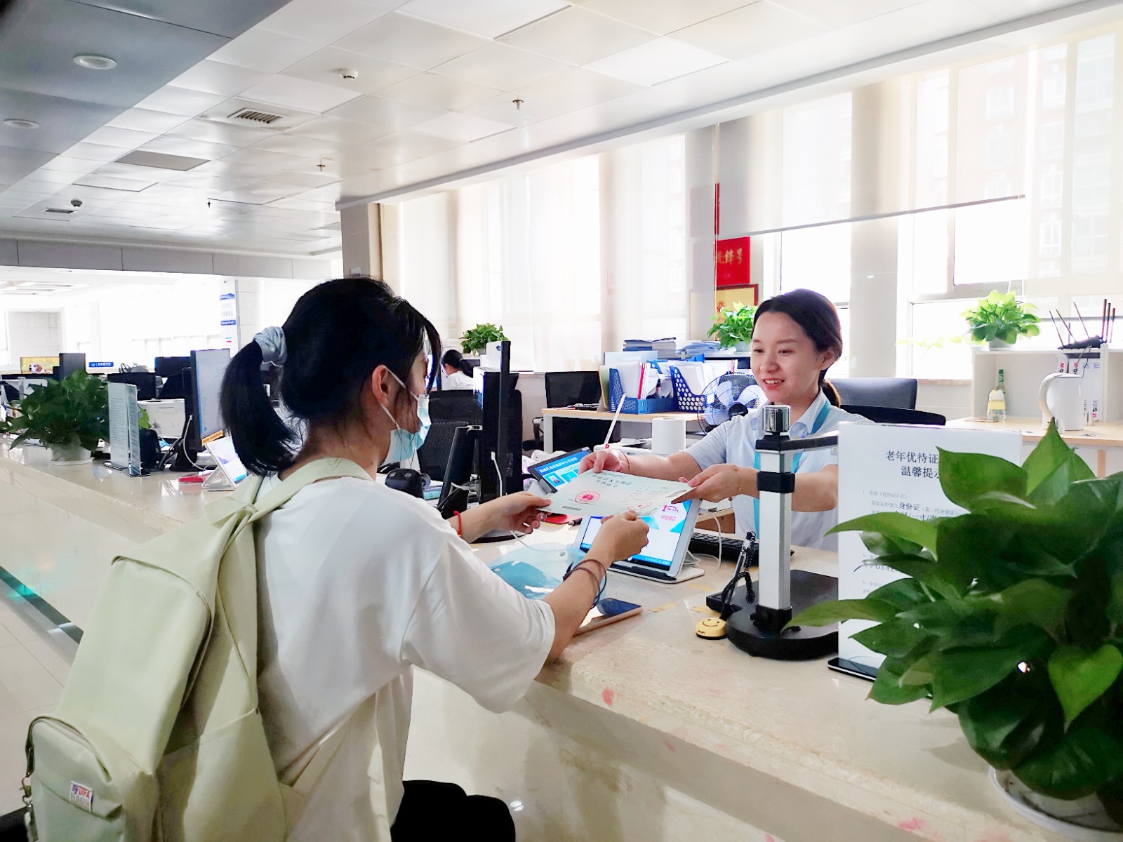 【我为群众办实事】武陵区政务服务中心：温情服务暖人心