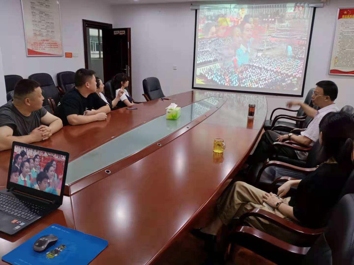 武陵区文体局集中观看中国共产党成立100周年庆祝大会