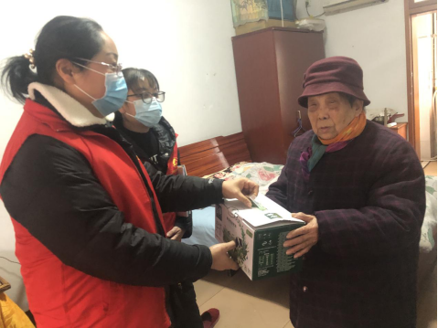 永安街道楠沙社区：春节慰问暖人心 志愿服务别样红