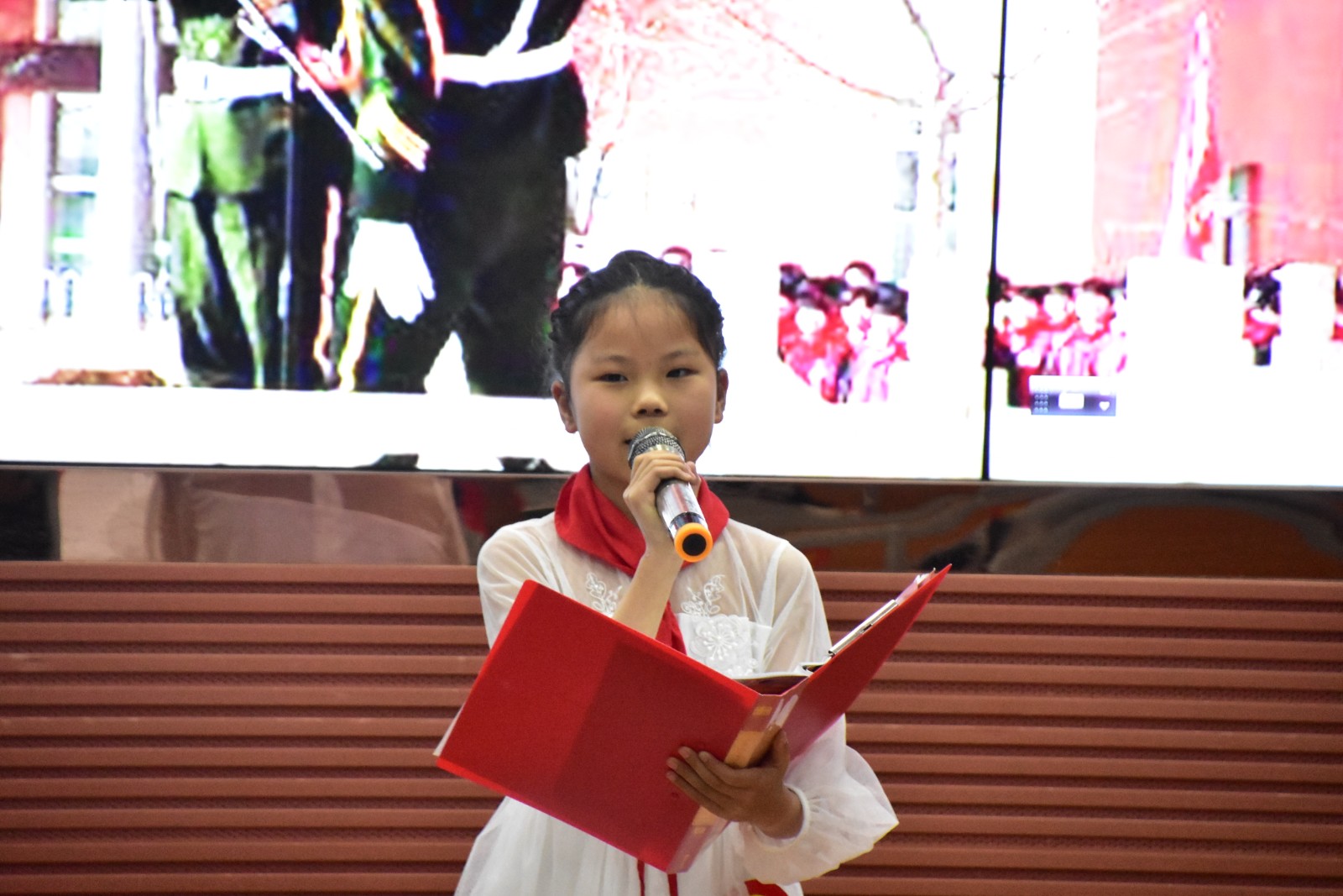 武陵区三岔路小学开展“新时代好少年  红心向党”  主题演讲、朗诵比赛