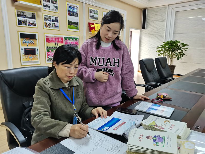 武陵区芙蓉路小学：专项督查促规范，沟通交流助提升