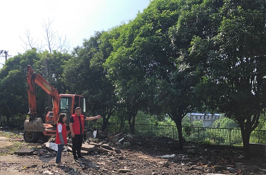 我为群众办实事|芙蓉街道华南社区： 垃圾清理除隐患 用心用情办实事