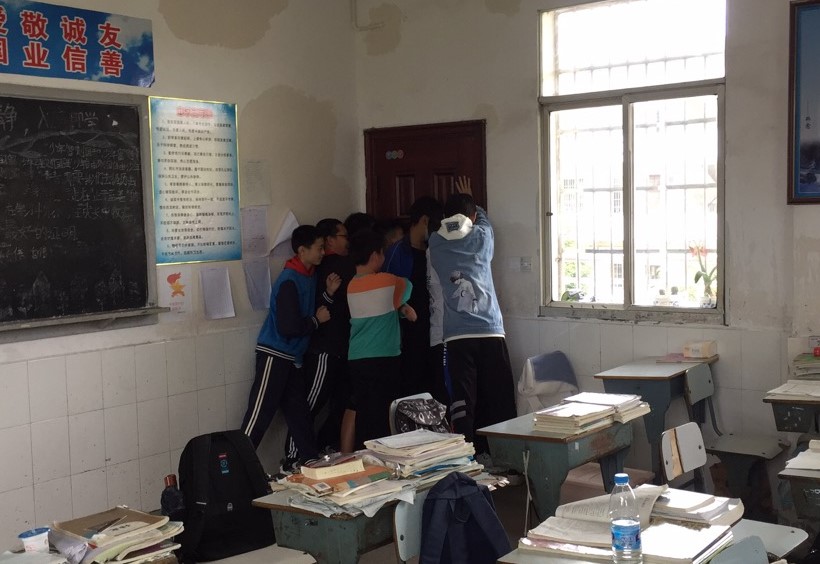 常德市第十六中学：开展反恐防暴安全演练，筑牢校园安全防线