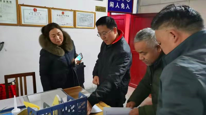 龚红果暗访安全生产工作时强调： 要居安思危、警钟长鸣，时刻绷紧安全生产这根弦，确保人民群众生命财产安全