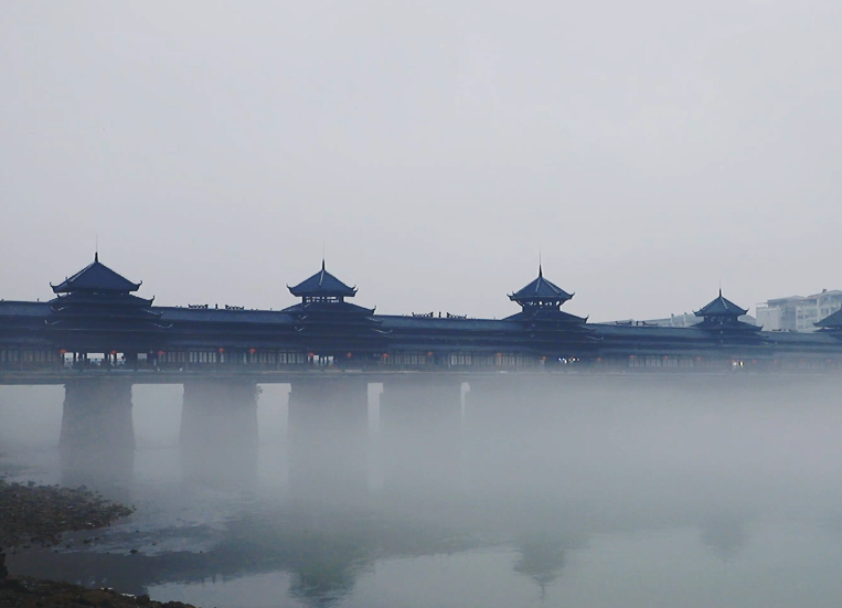 雨后“边城”如仙境