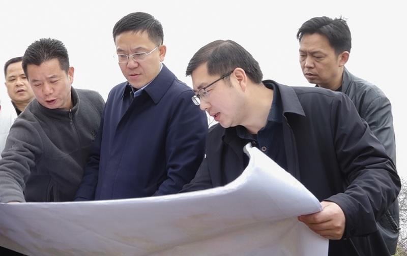 龚红果在三道坑镇调研时强调： 因地制宜发展特色产业  依托文旅助力乡村振兴