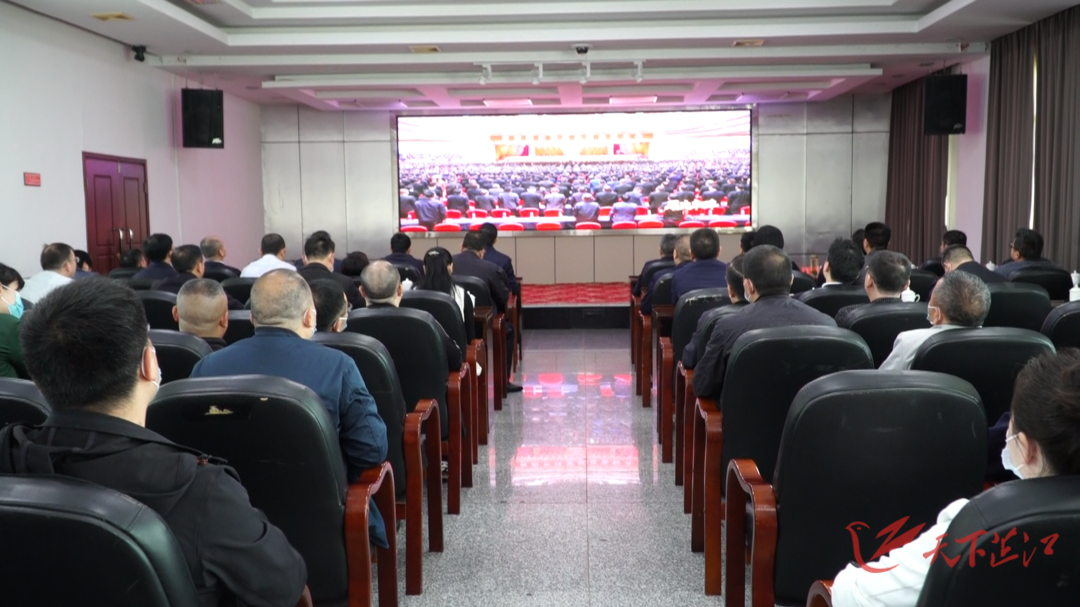我县收听收看全省脱贫攻坚总结表彰大会直播