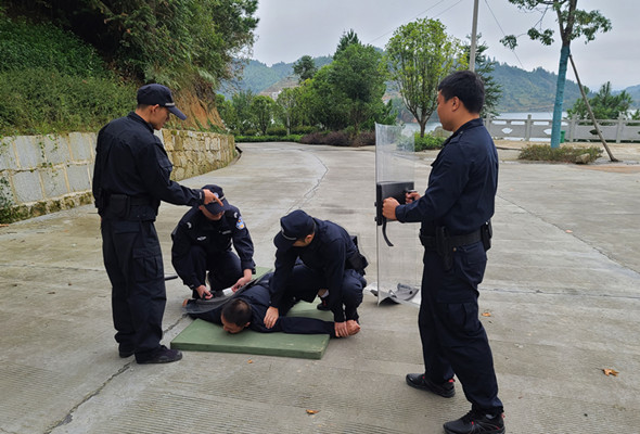 溆浦法院：全面推進(jìn)實(shí)戰(zhàn)化訓(xùn)練 提升警務(wù)保障能力