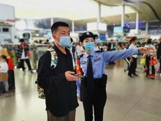 國慶我在崗 節(jié)日“警”相隨|“我在崗”只為“你團圓”