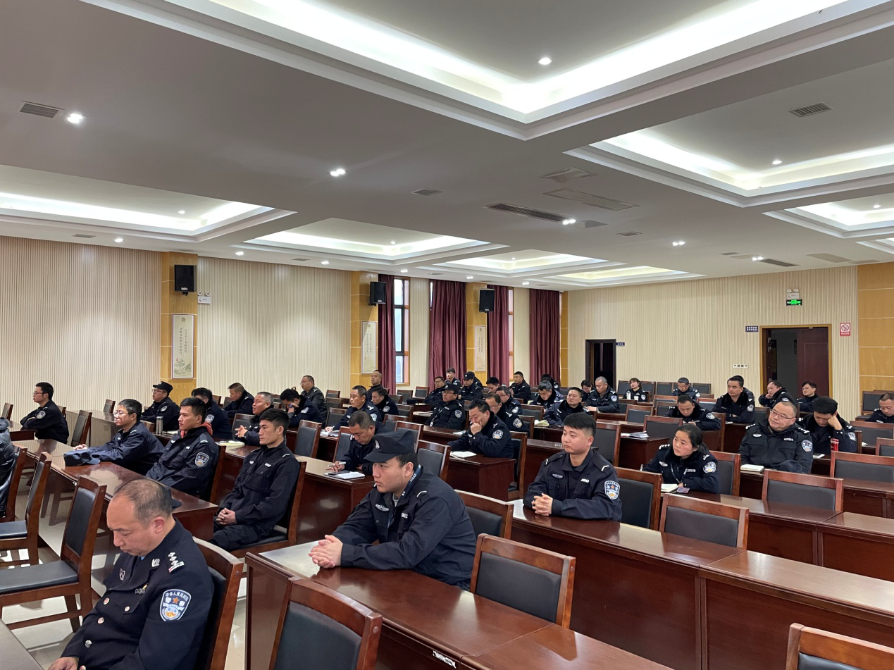 张家界监狱召开党的十九届五中全会精神宣讲会